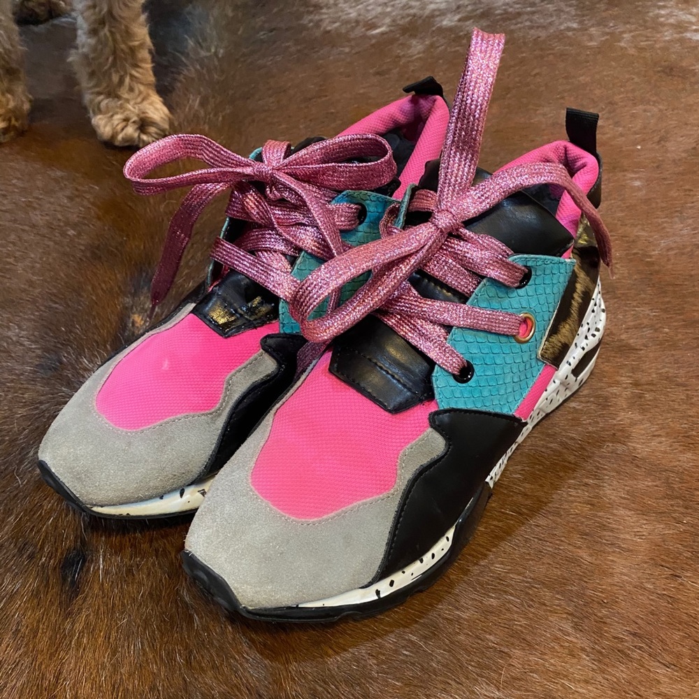 Steve Madden Cliffs